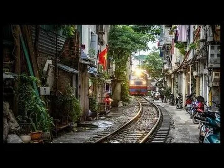 Ai bảo mặc váy đen mùa hè là - Cảm hứng video marketing từ Hotspot Matrix
