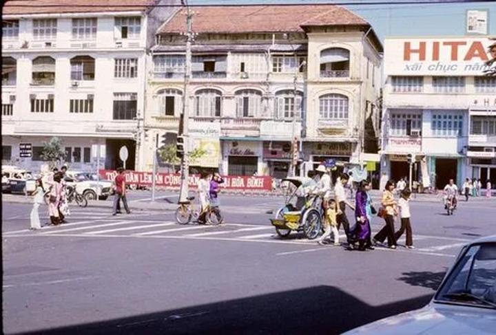 Từ 3 kiểu giày 