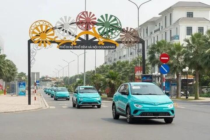 Nội dung: Mùa hè đang đầy vui vẻ với những bức tường nhảy vò đang xu hướng trên mạng